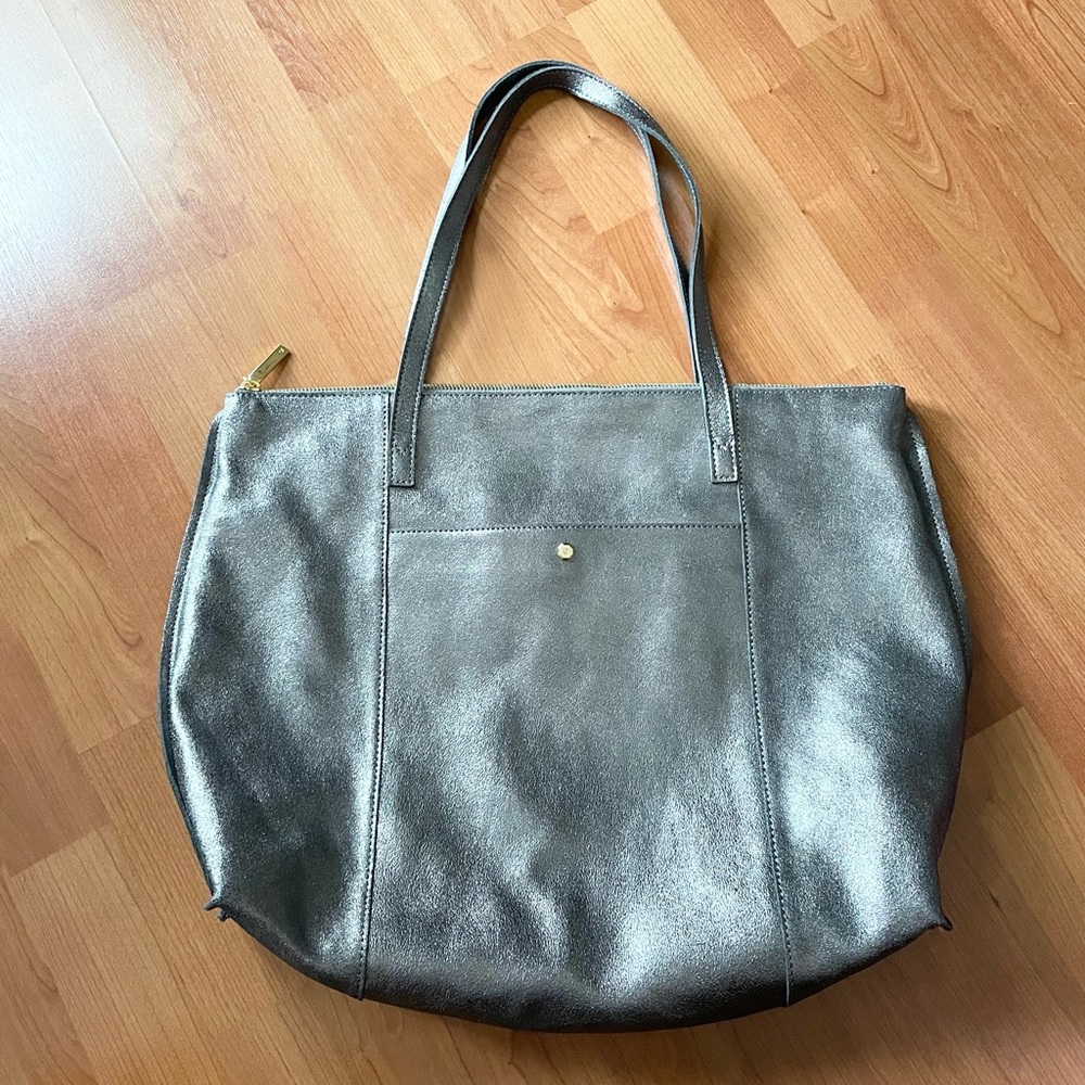 G.I.L.I Silver Metallic Leather Tote